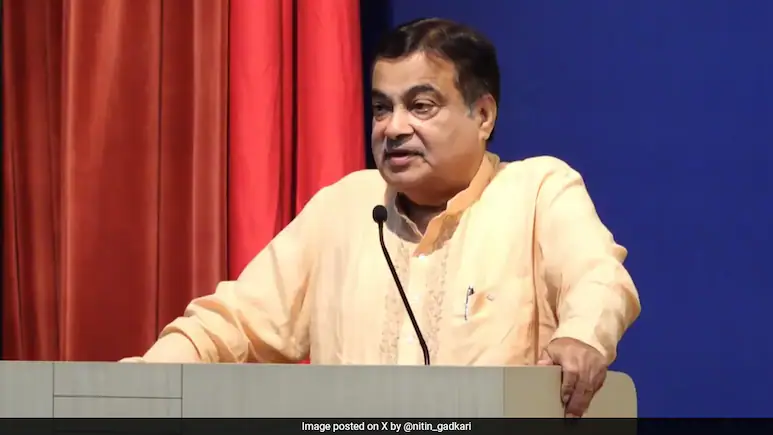 auto localisation Urges Gadkari